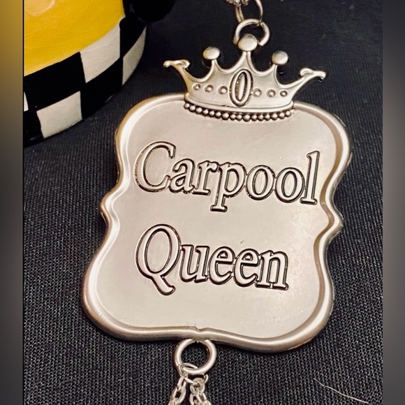 Brand New ‘TAXI MOM’ Ceramic Coffee Cup & ‘CARPOOL QUEEN’ Mirror Charm Bundle - Picture 3 of 5